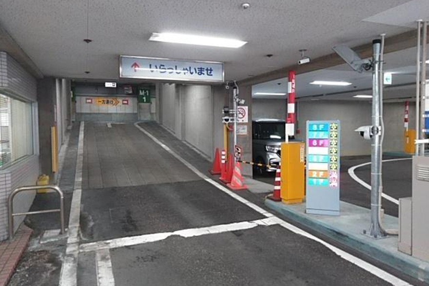 タイムズ金沢駅東駐車場