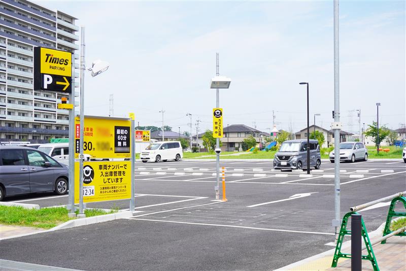 晴れた日のカメラ式駐車場